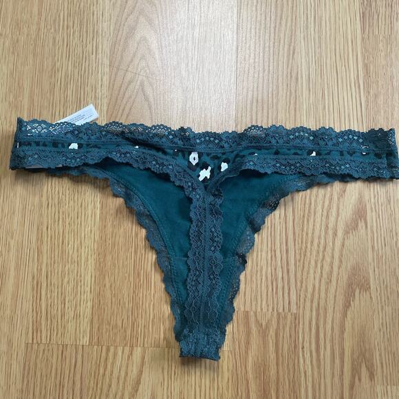 Bundle of 3 Jenni Thongs, L - Picture 3 of 12